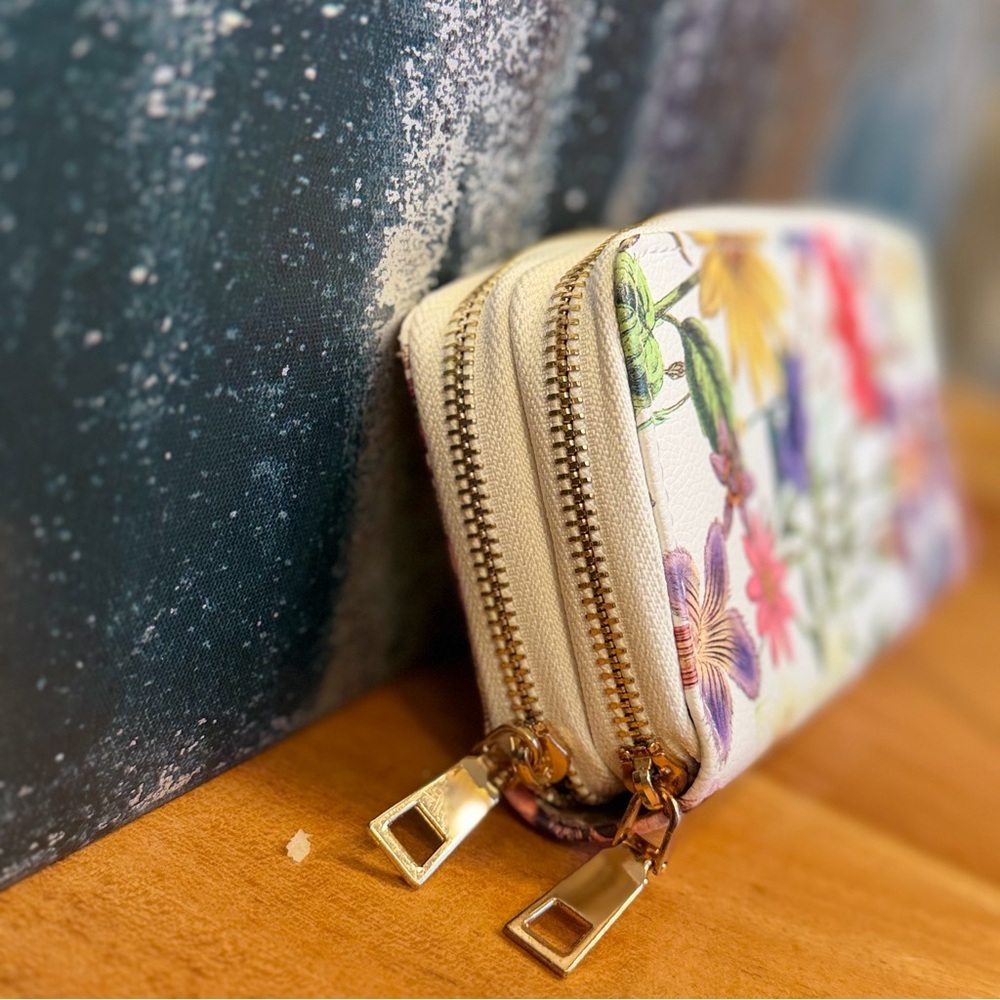 Cottagecore Botanical Garden Double
Zip-Around Wallet – White Faux Leather EUC - Picture 4 of 12